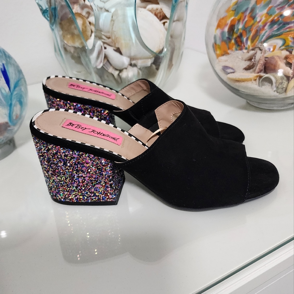 NWOT Betsey Johnson Sz 6 Sparkling Platform Shoes